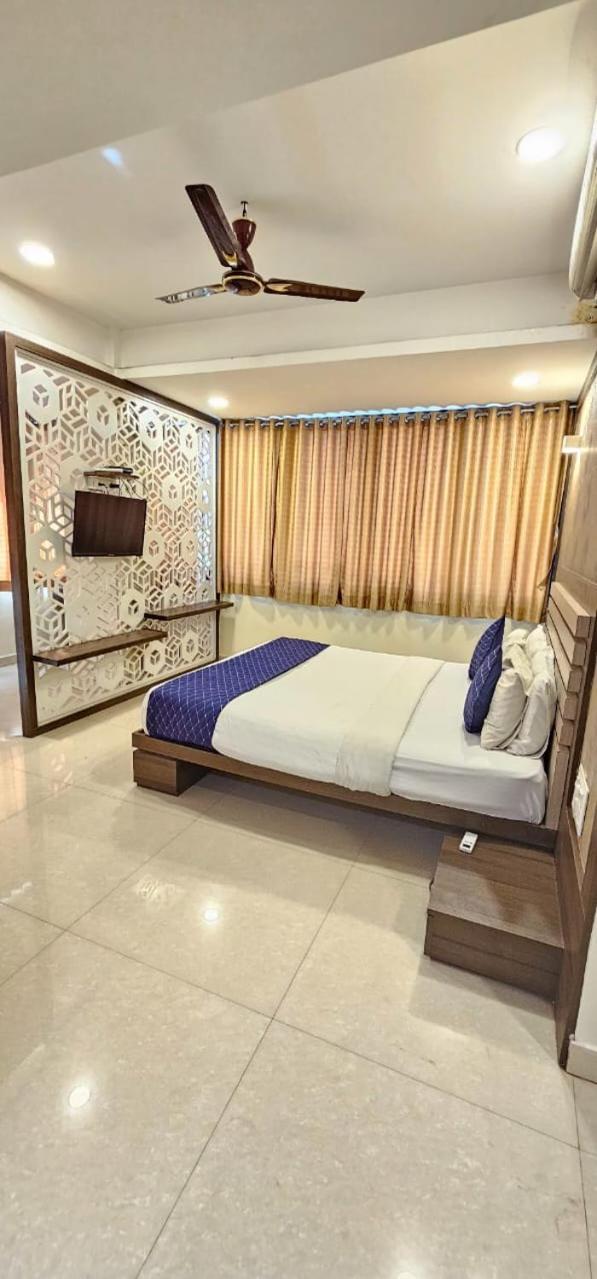Stayguru Hotel Atithi Бхудж Экстерьер фото