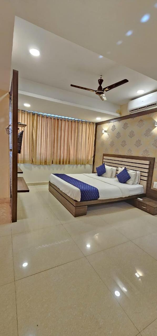Stayguru Hotel Atithi Бхудж Экстерьер фото