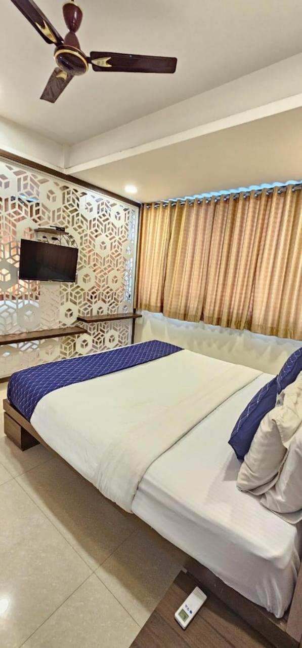 Stayguru Hotel Atithi Бхудж Экстерьер фото